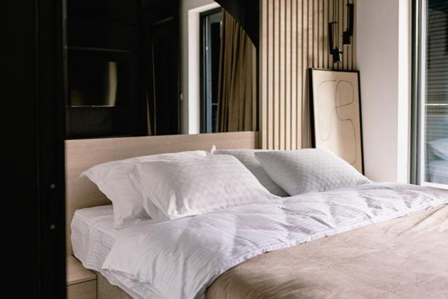 Image No.9-4 Bed Property for sale