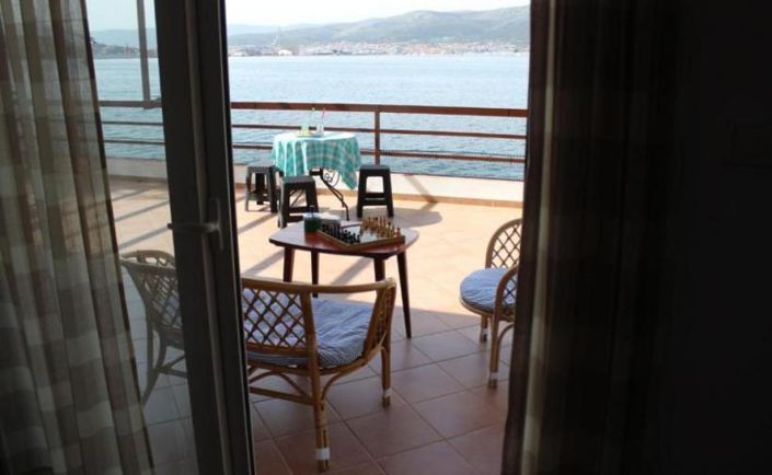 Image No.17-7 Bed Property for sale