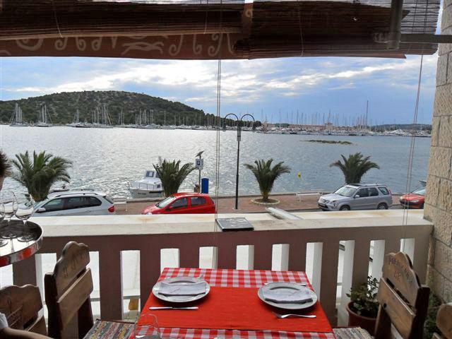 Image No.17-4 Bed Property for sale