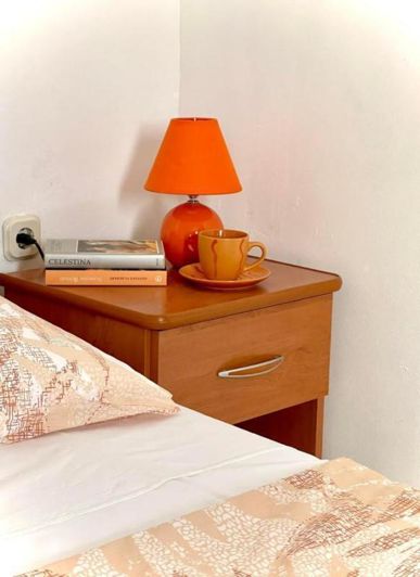 Image No.24-9 Bed Property for sale