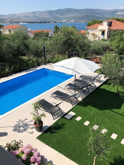 Image No.6-5 Bed Property for sale