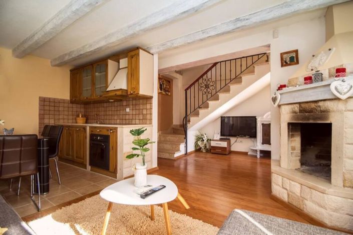 Image No.13-6 Bed Property for sale