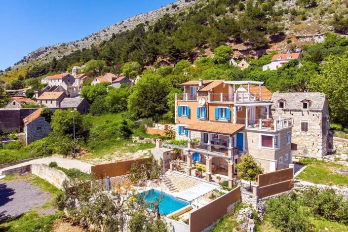 Image No.7-6 Bed Property for sale