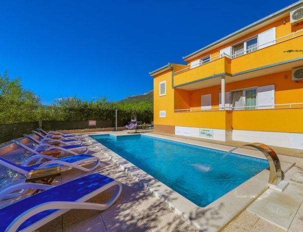 Image No.5-5 Bed Property for sale