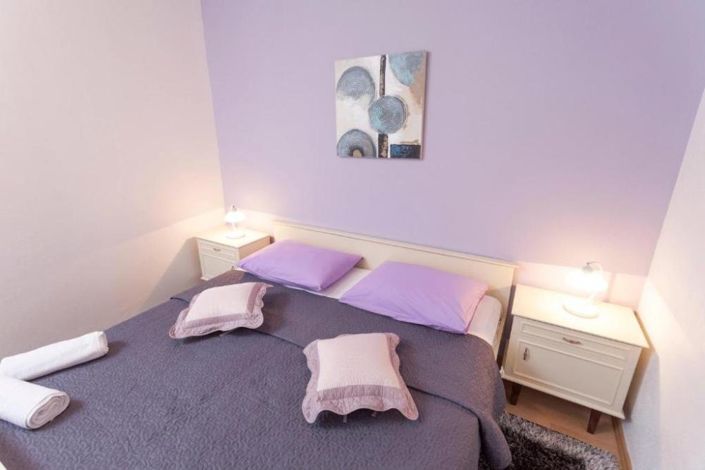 Image No.21-10 Bed Property for sale