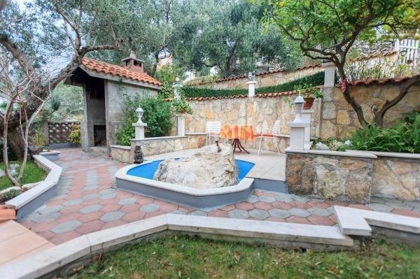 Image No.5-10 Bed Property for sale