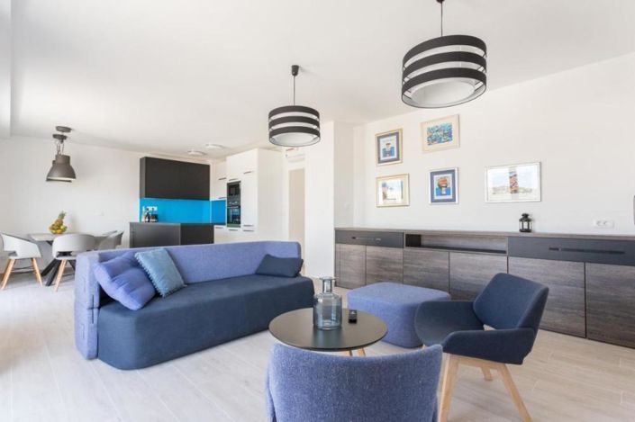 Image No.12-9 Bed Property for sale