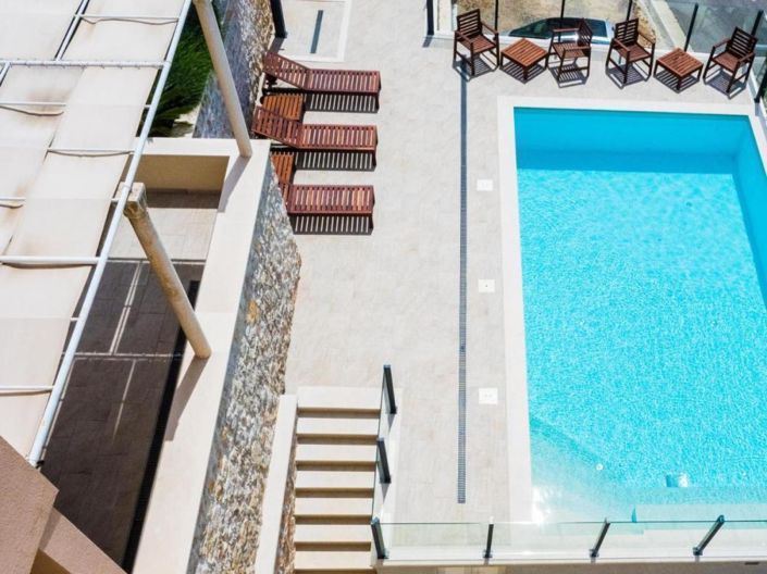 Image No.9-9 Bed Property for sale