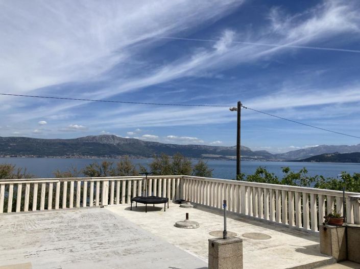 Image No.13-6 Bed Property for sale