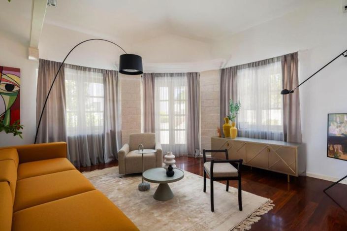 Image No.16-4 Bed Property for sale