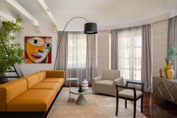 Image No.17-4 Bed Property for sale