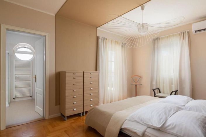 Image No.23-4 Bed Property for sale