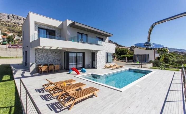 Image No.1-4 Bed Property for sale