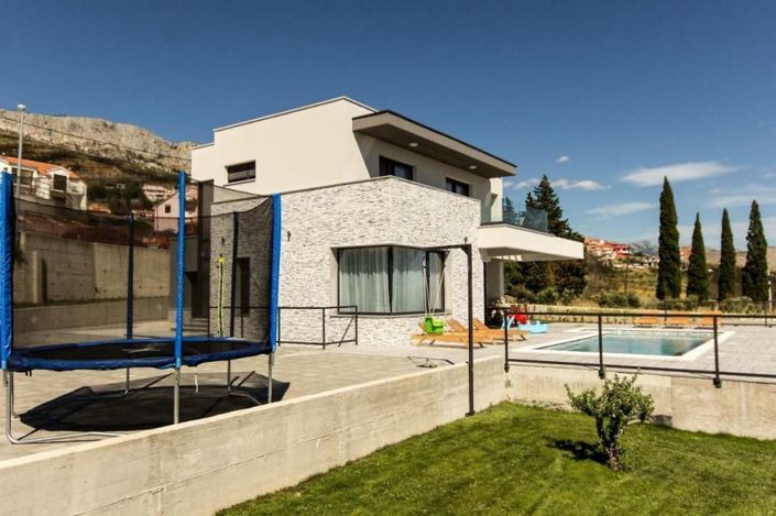 Image No.21-4 Bed Property for sale