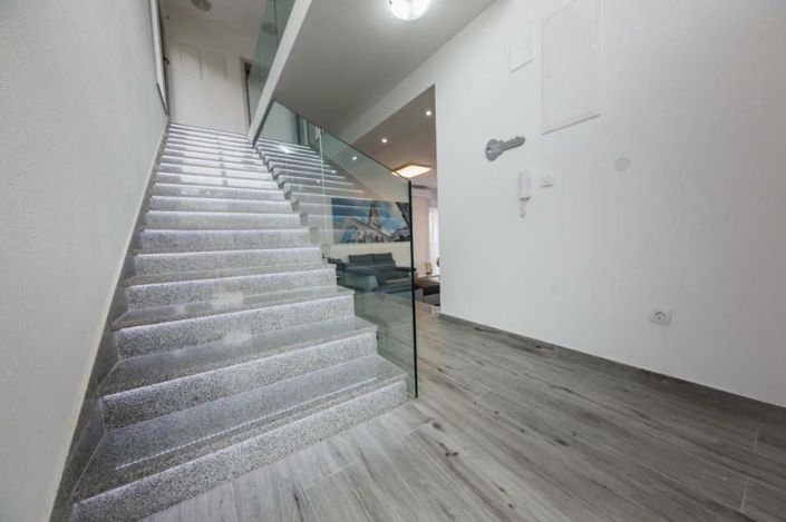 Image No.23-4 Bed Property for sale