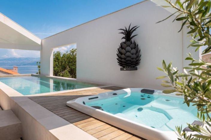 Image No.22-4 Bed Property for sale