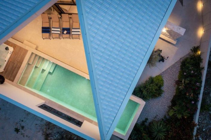 Image No.4-4 Bed Property for sale