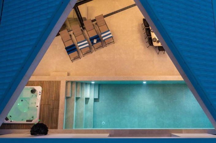 Image No.7-4 Bed Property for sale