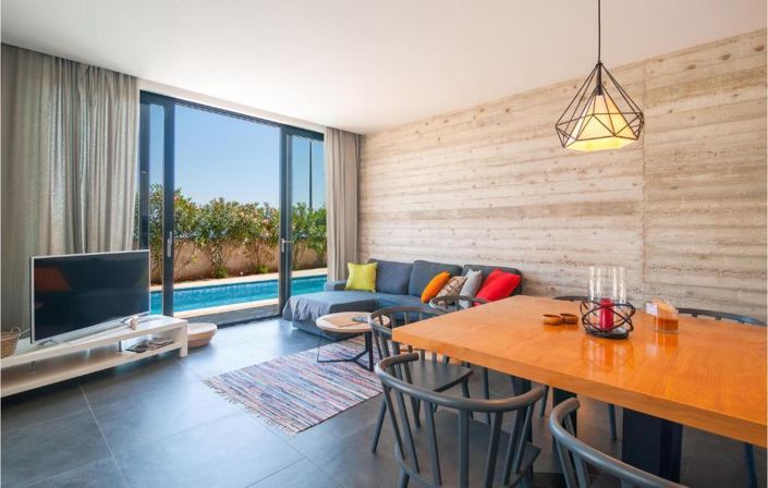 Image No.8-2 Bed Property for sale