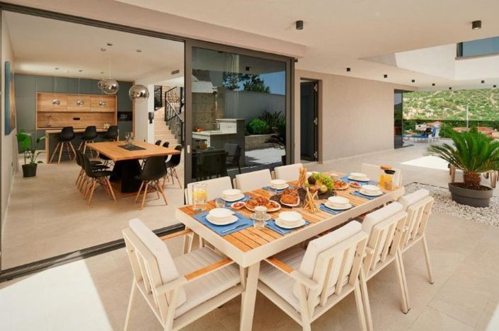 Image No.24-4 Bed Property for sale