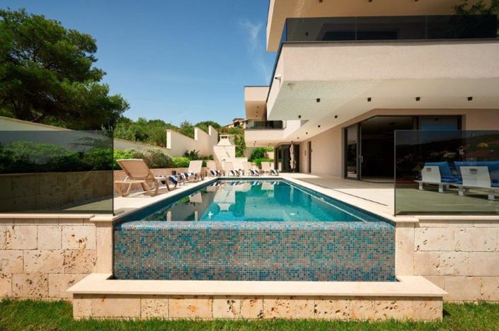 Image No.3-4 Bed Property for sale