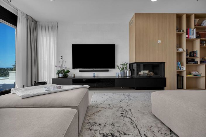 Image No.17-4 Bed Property for sale