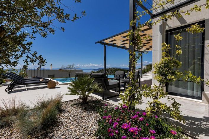 Image No.20-4 Bed Property for sale