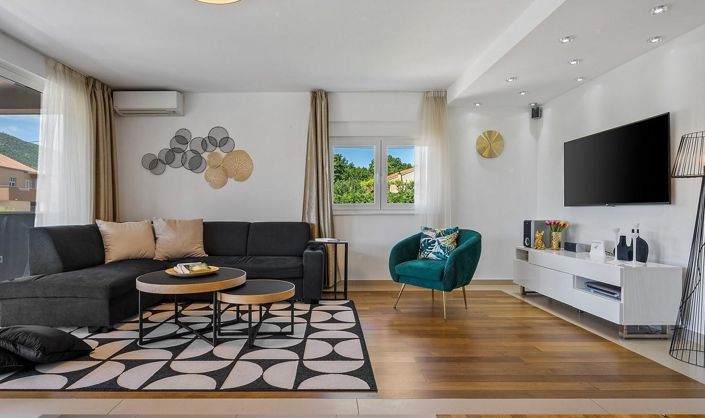 Image No.13-4 Bed Property for sale