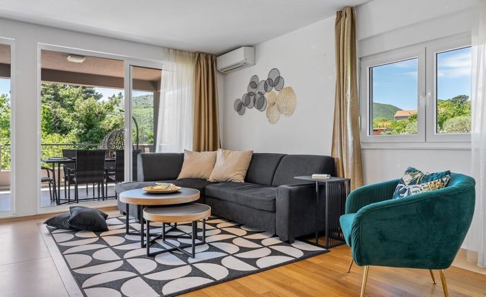 Image No.18-4 Bed Property for sale