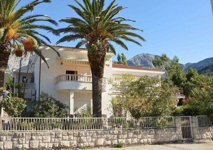 Image No.8-7 Bed Property for sale