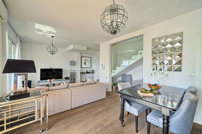 Image No.22-4 Bed Property for sale