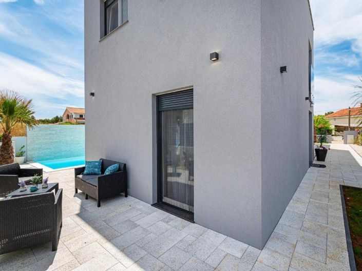 Image No.11-3 Bed Property for sale