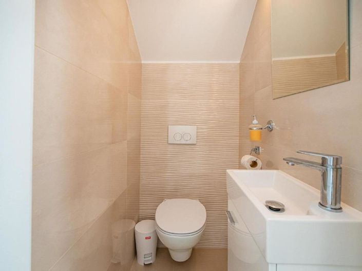 Image No.25-3 Bed Property for sale