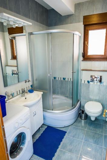 Image No.14-5 Bed Property for sale