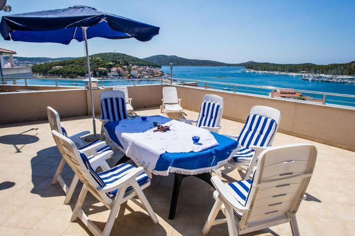 Image No.2-5 Bed Property for sale