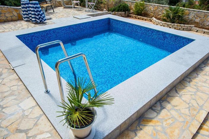 Image No.23-5 Bed Property for sale