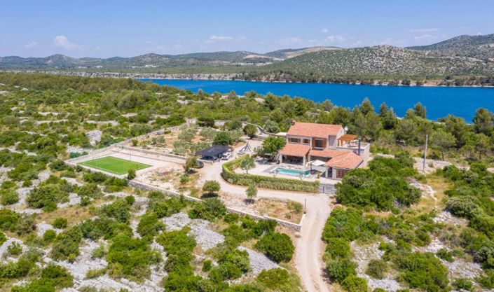 Image No.1-4 Bed Property for sale