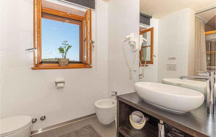 Image No.23-4 Bed Property for sale