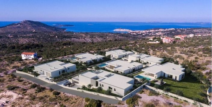 Image No.3-4 Bed Property for sale