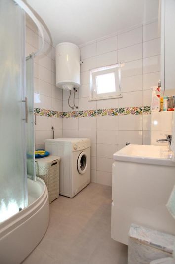 Image No.10-4 Bed Property for sale