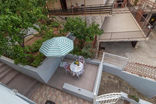 Image No.17-4 Bed Property for sale