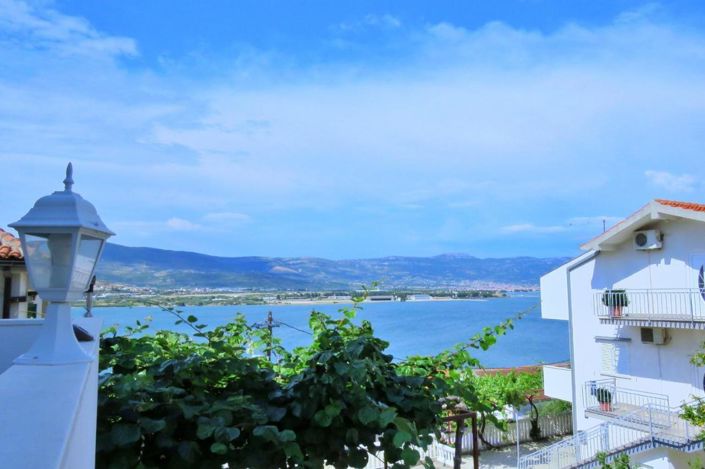 Image No.4-4 Bed Property for sale