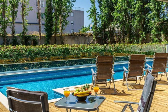 Image No.7-11 Bed Property for sale