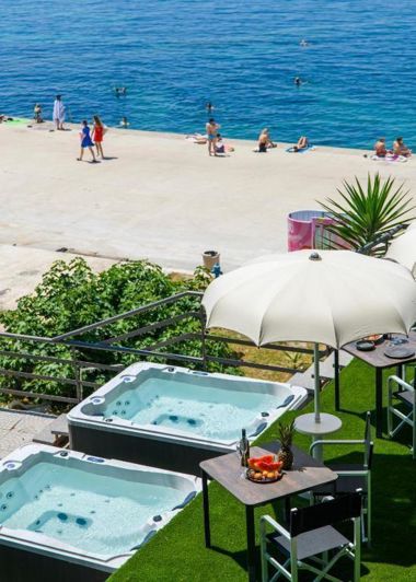 Image No.4-9 Bed Property for sale