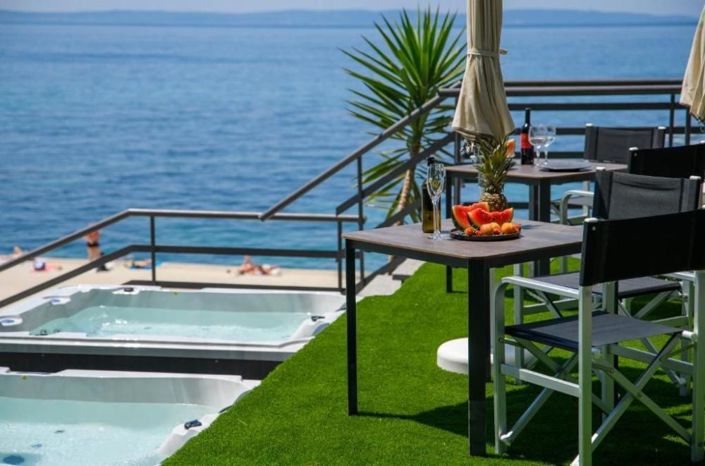 Image No.6-9 Bed Property for sale