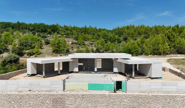 Image No.17-4 Bed Property for sale