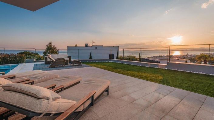 Image No.19-4 Bed Property for sale