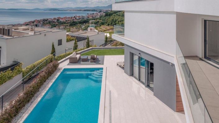 Image No.24-4 Bed Property for sale