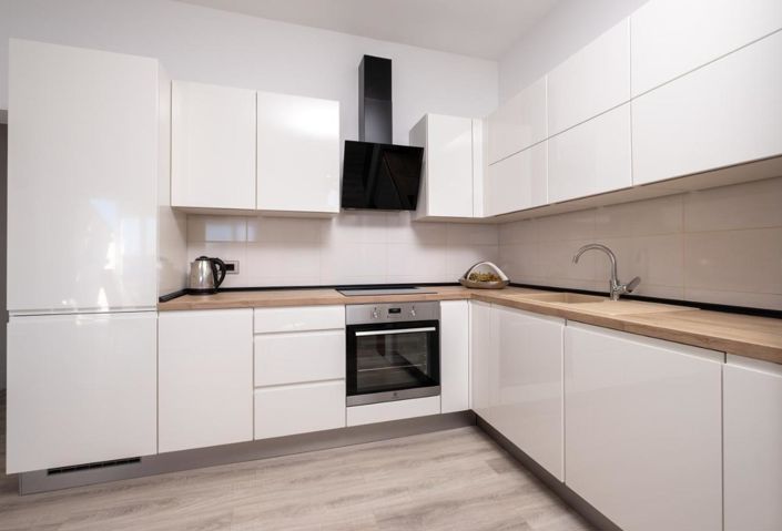 Image No.19-11 Bed Property for sale