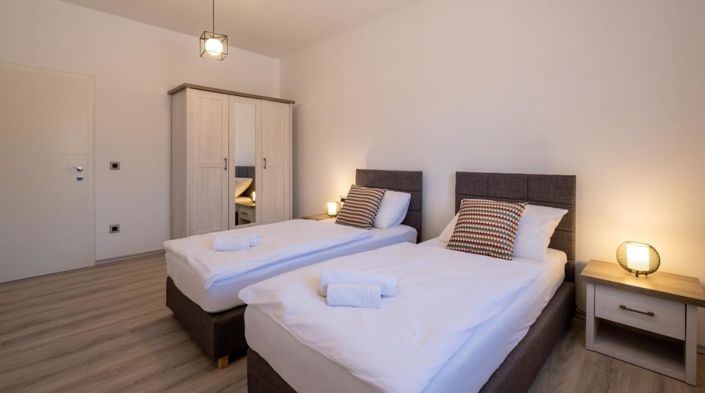 Image No.22-11 Bed Property for sale